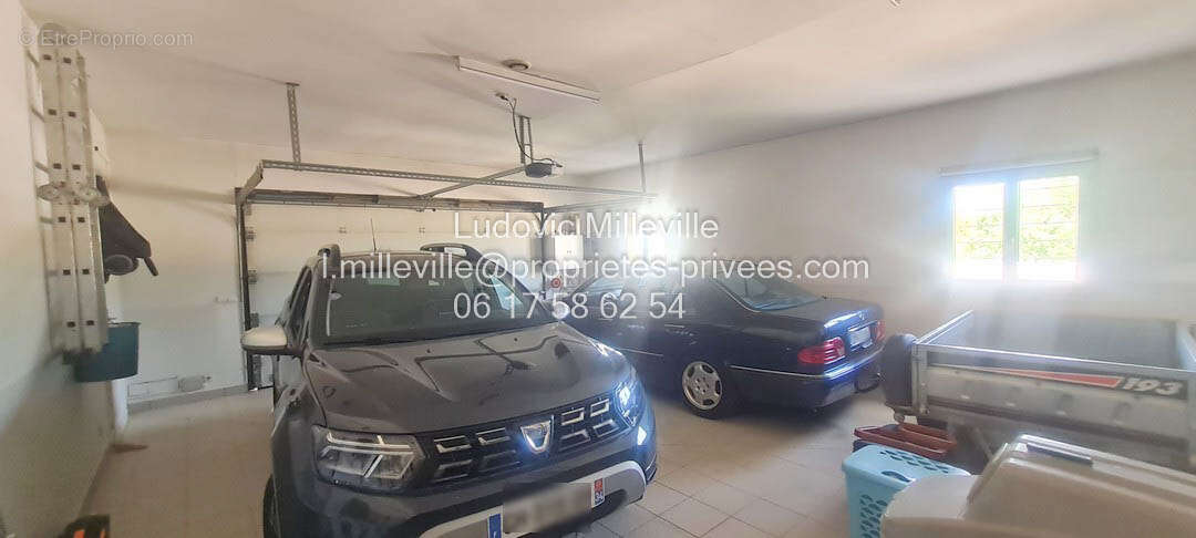 Jolie villa de 156m² avec grand  garage/piscine sur jardin paysager de 1161m² - photo 17