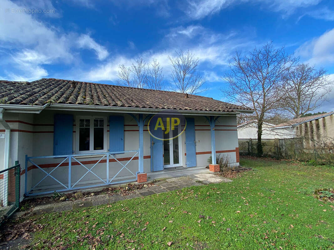 Maison à VENDAYS-MONTALIVET