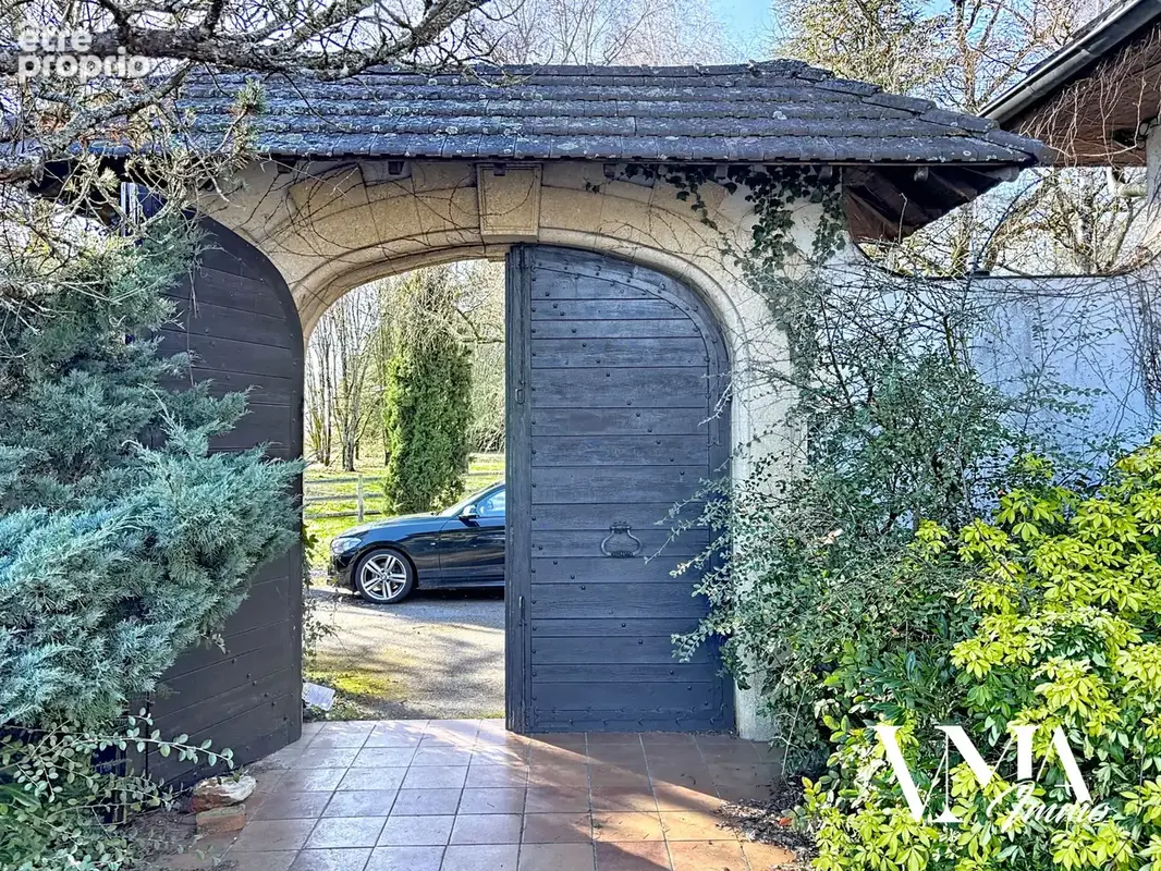 Domaine d’exception de 35 hectares avec étang   Propriété de caractère de 500 m2   Dombes - photo 3
