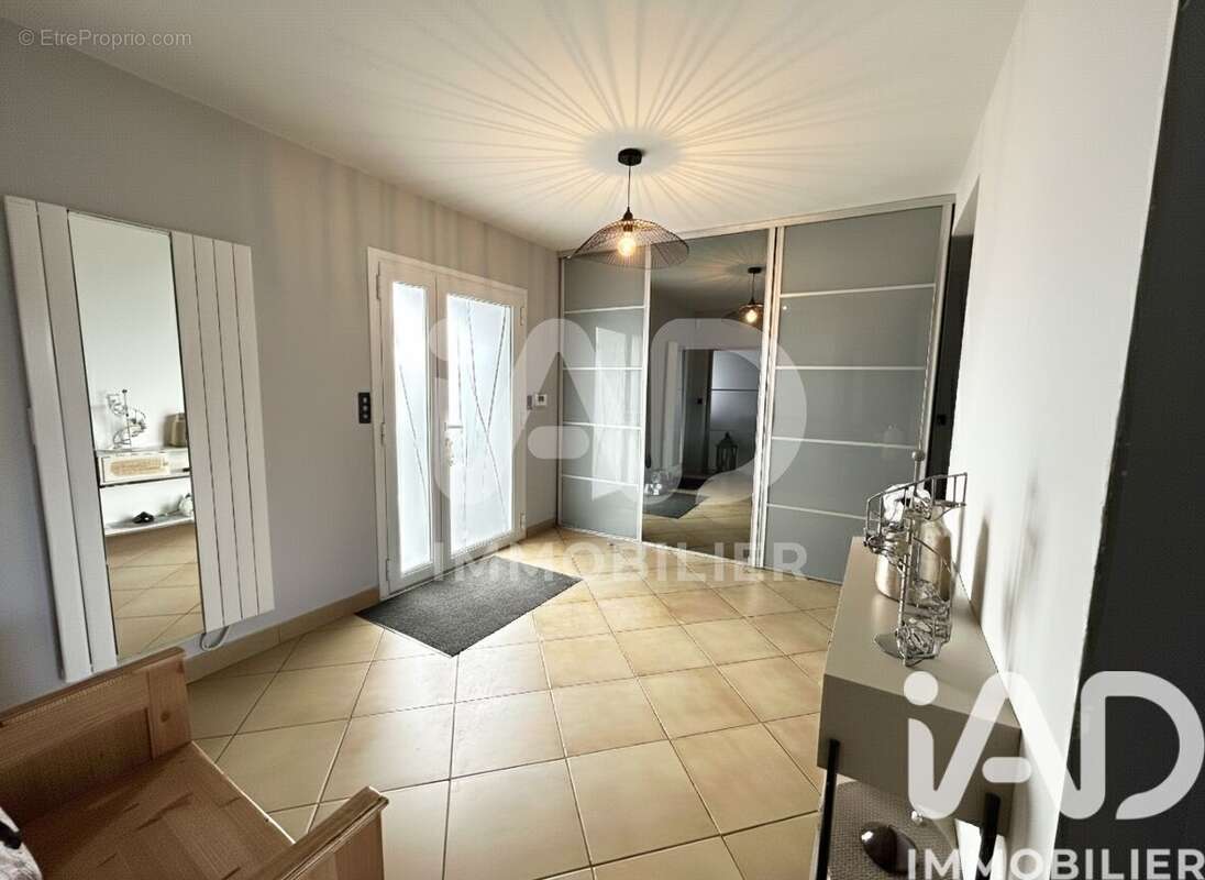 Maison 210 m² à Louviers  - photo 2