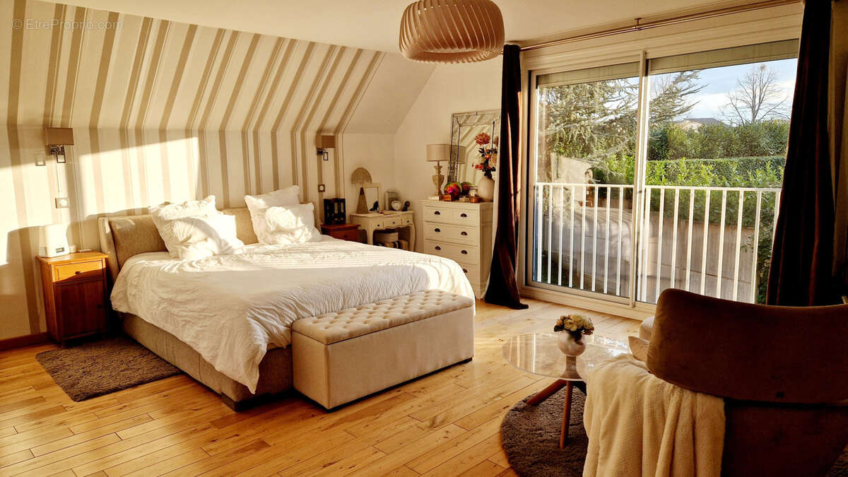 Maison à CLAYE-SOUILLY