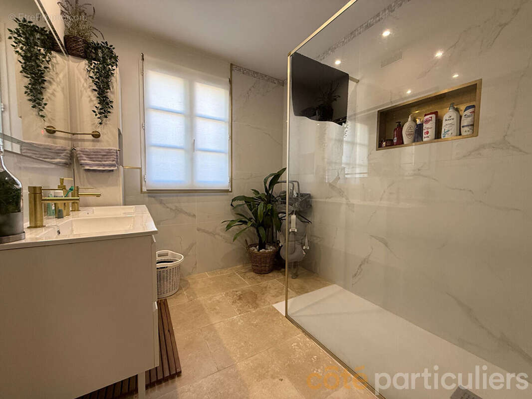 Exclusif - Maison de plain pied avec jardin - photo 11