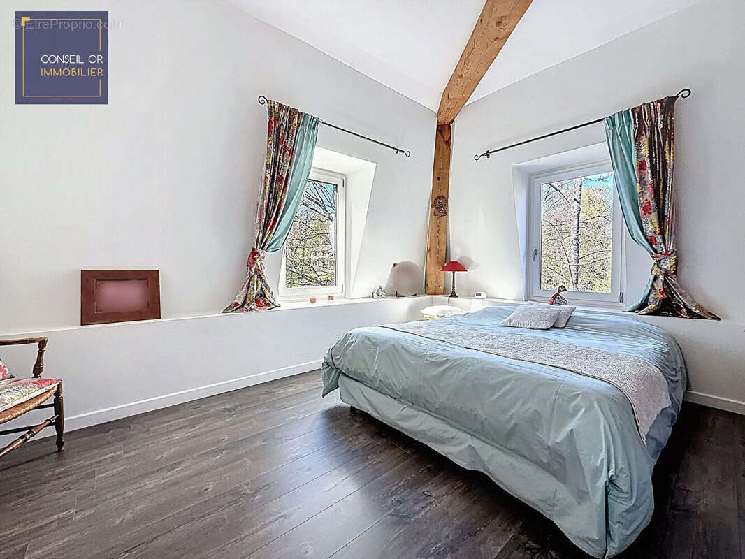 Appartement à COLLONGES-AU-MONT-D'OR