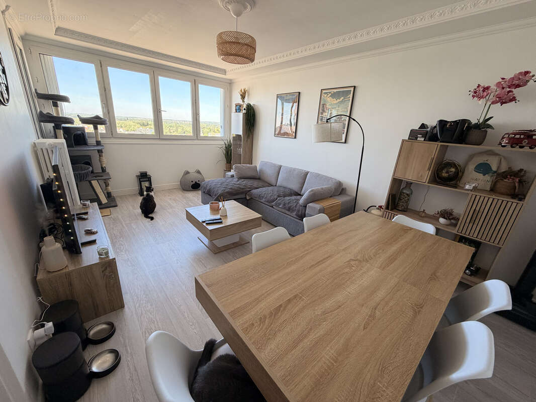 Appartement à ALLONNES