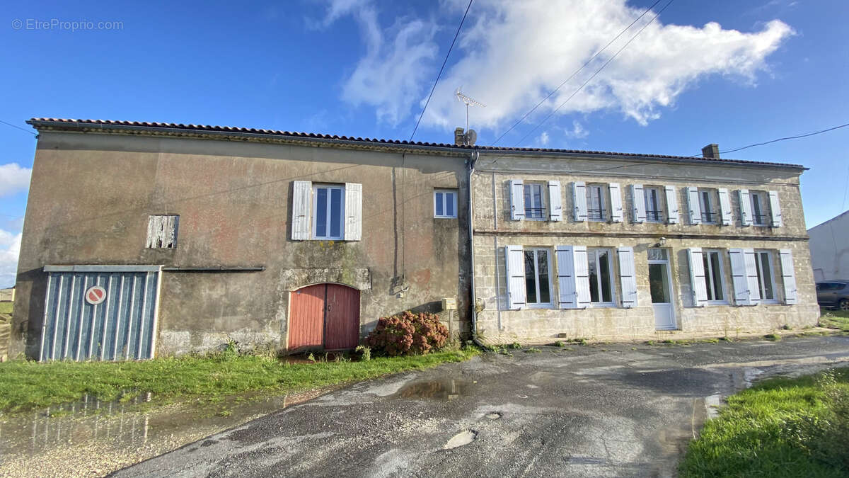 Maison à CHENAC-SAINT-SEURIN-D&#039;UZET
