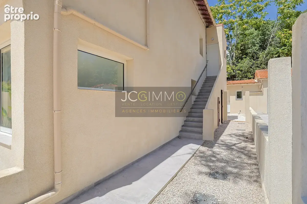 Duplex T4 entièrement rénové avec terrasse ! - photo 16