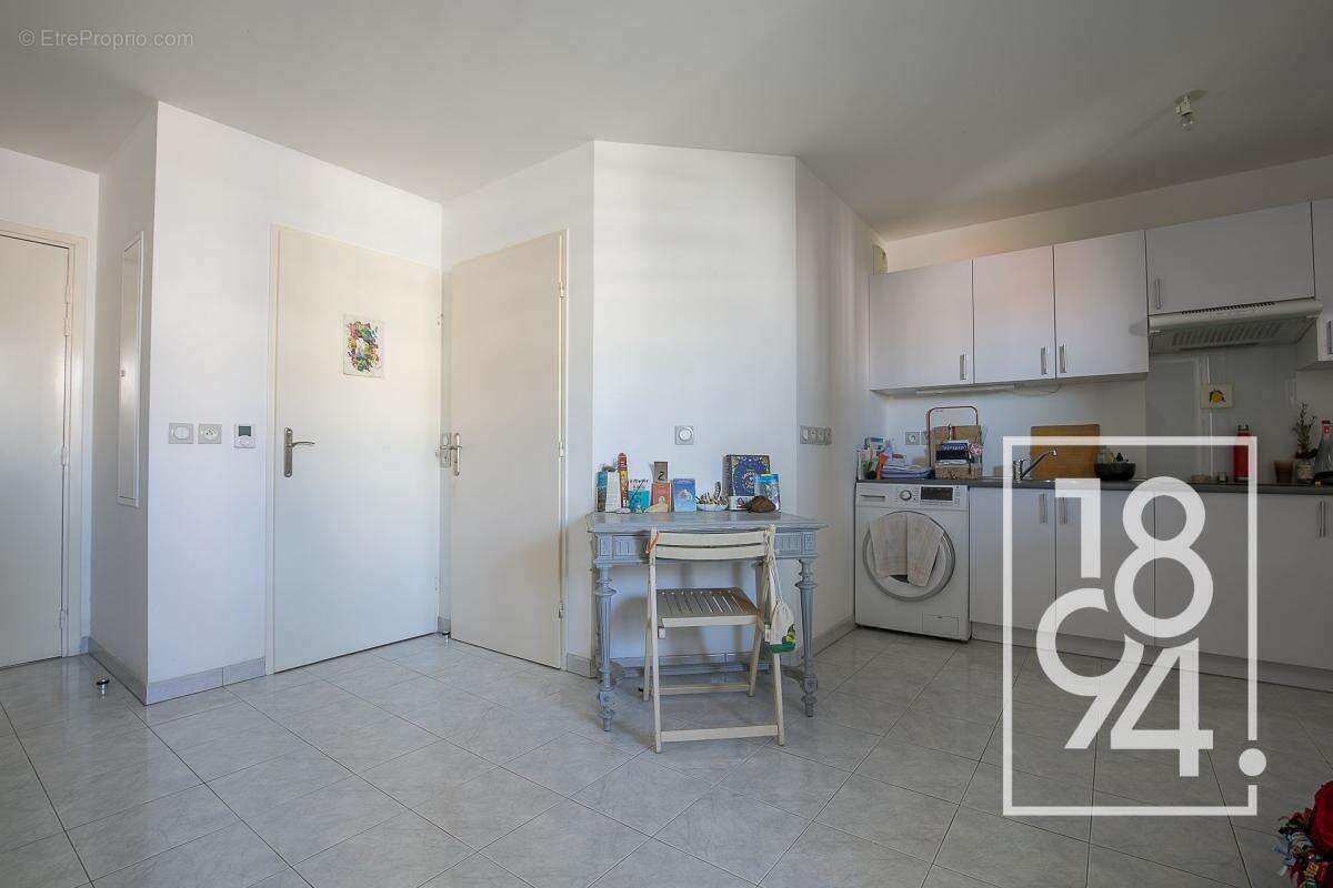 Appartement à MARSEILLE-4E