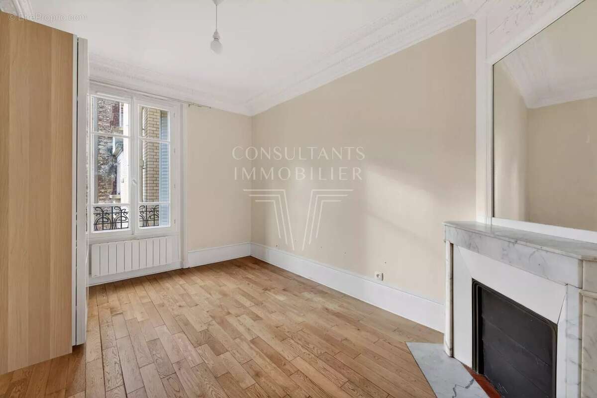 Appartement à LEVALLOIS-PERRET