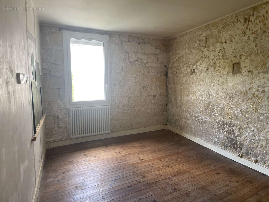 Maison à CASTILLON-LA-BATAILLE