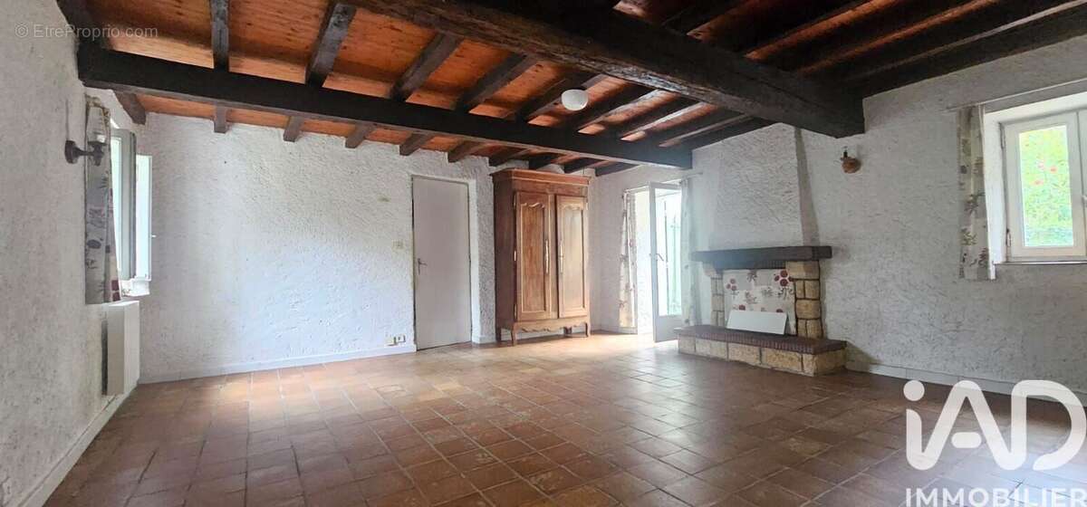 Photo 6 - Maison à SAINT-ETIENNE-DU-BOIS
