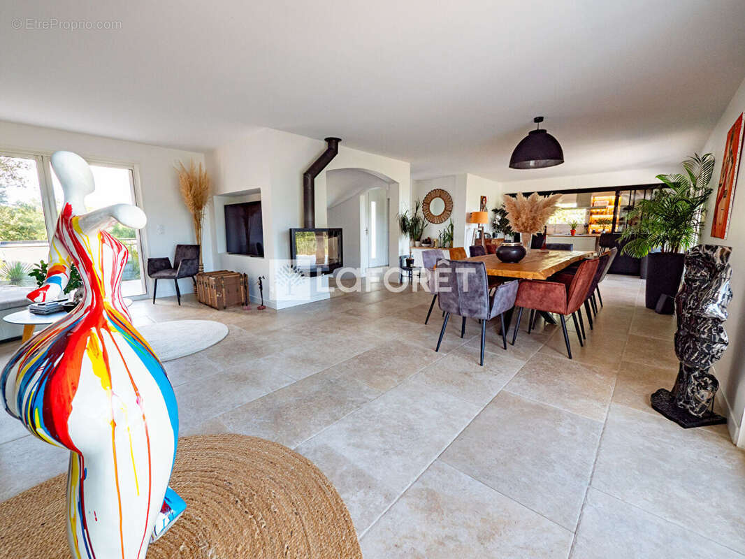 Maison à VILLELONGUE-DELS-MONTS