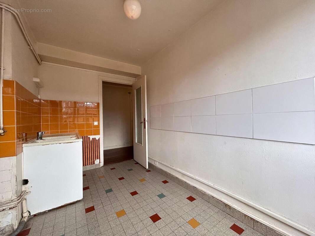   - Appartement à LYON-3E