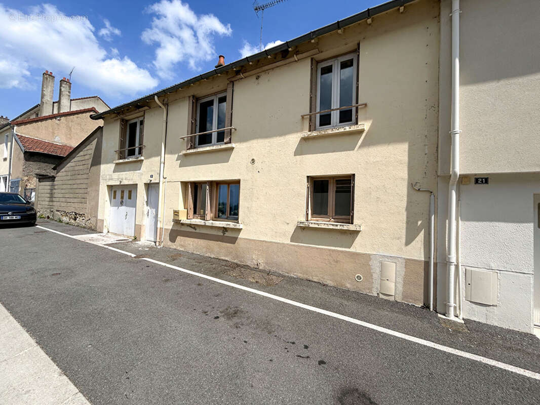 Maison à COMMENTRY