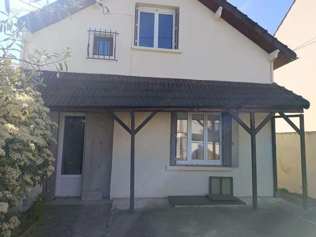 Maison à CARRIERES-SUR-SEINE