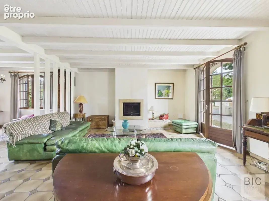 A vendre Jolie maison familiale avec climatisation, jardin et garage - photo 4