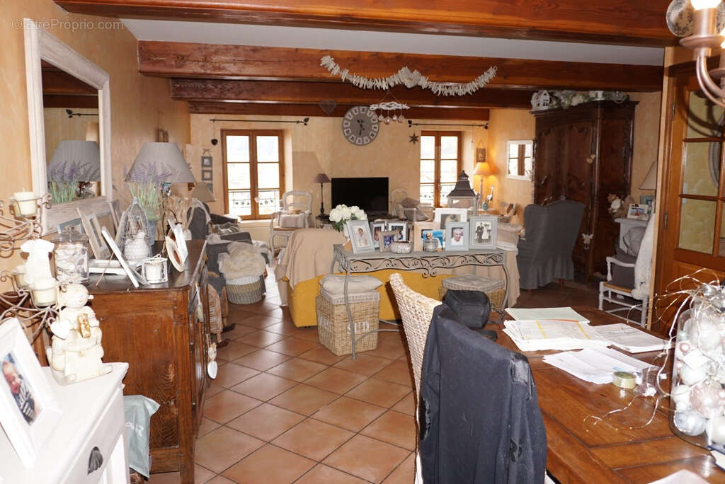 Maison à LA CLAYETTE