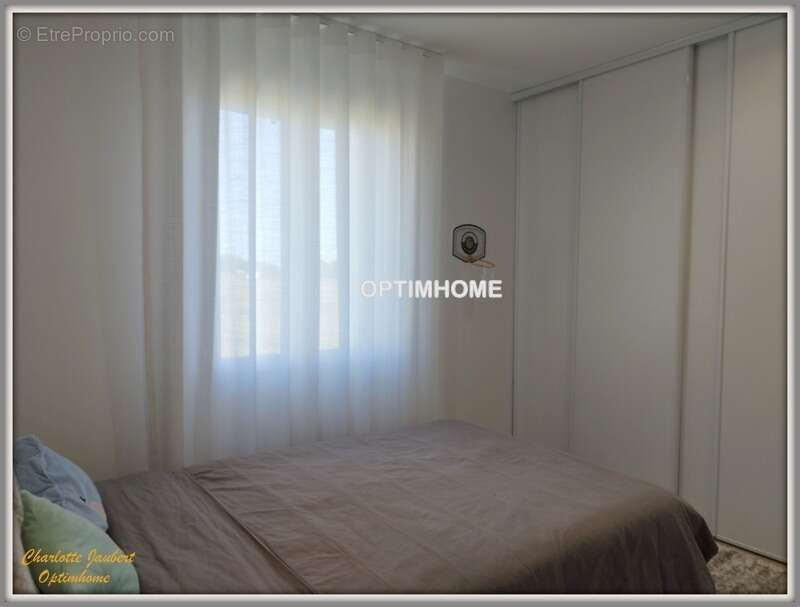 Maison à VILLEBOIS-LAVALETTE