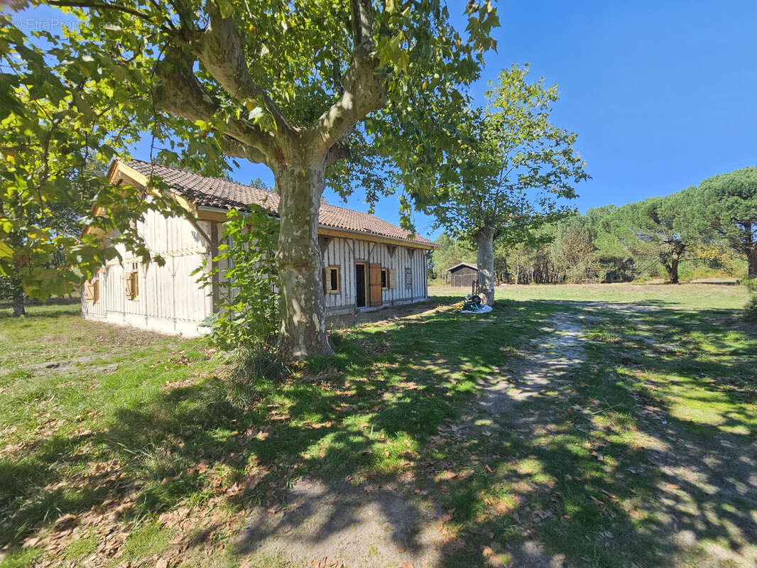 Maison à ONESSE-ET-LAHARIE