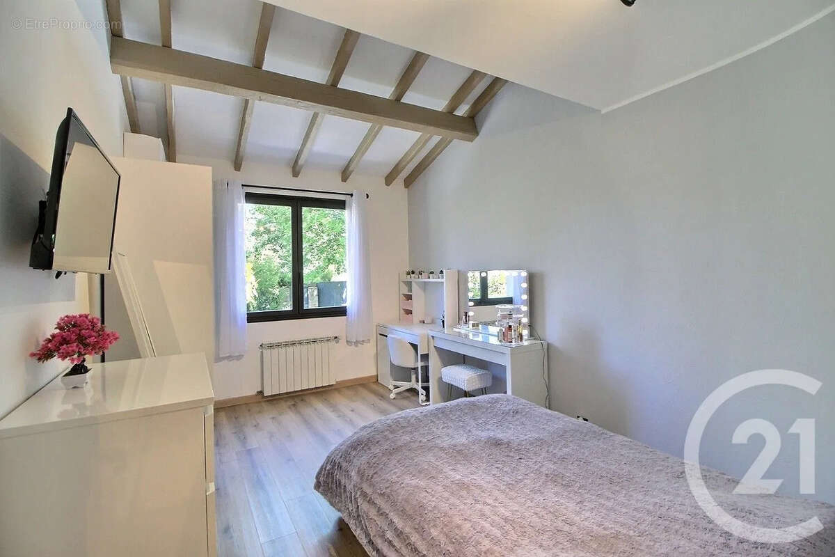 Maison à ROQUEFORT-LES-PINS