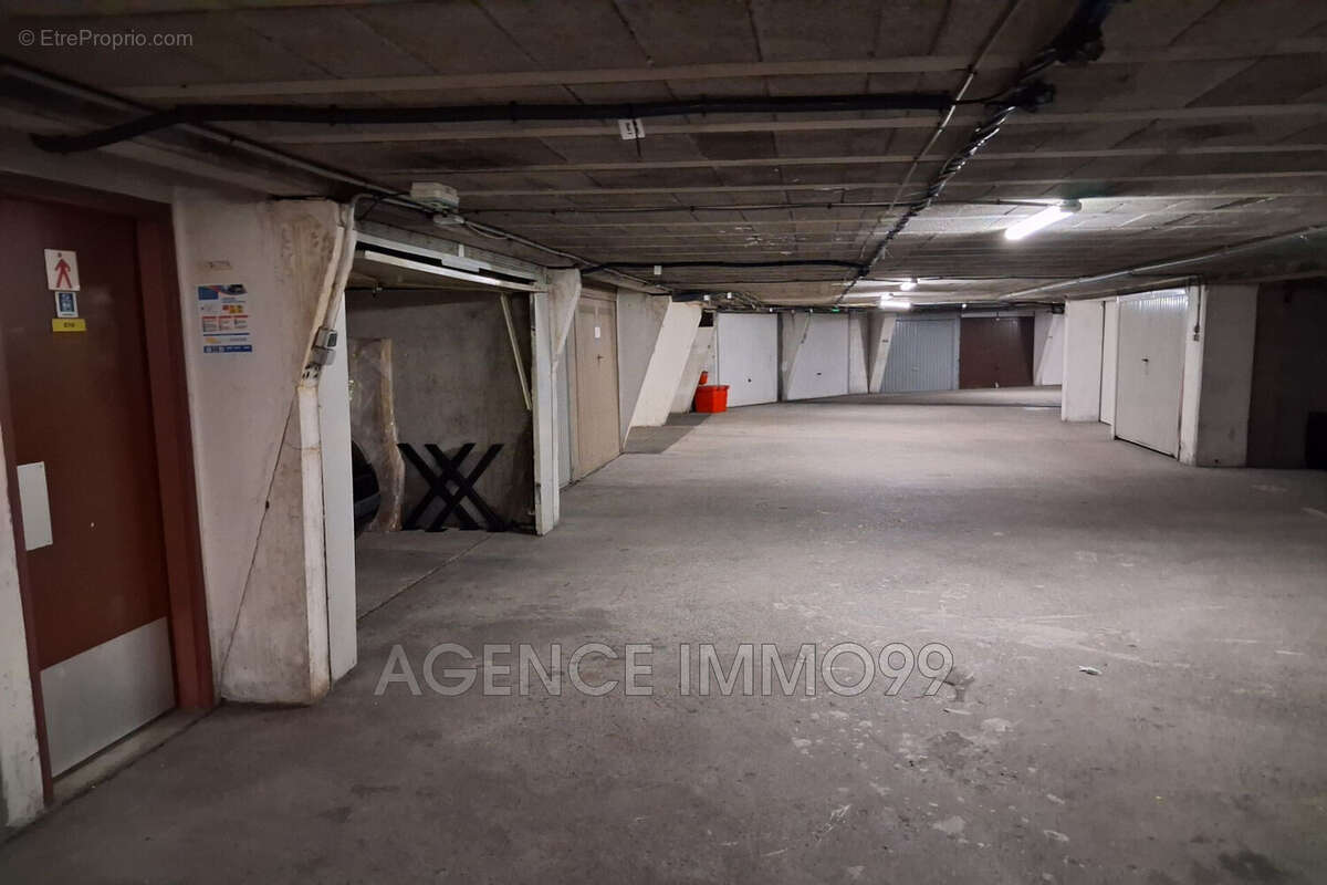 Parking à MANDELIEU-LA-NAPOULE