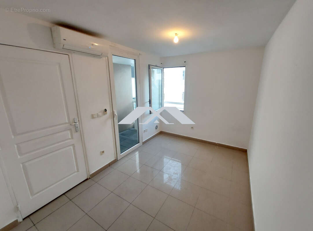 Appartement 21 m² à Saint-Denis  - photo 2
