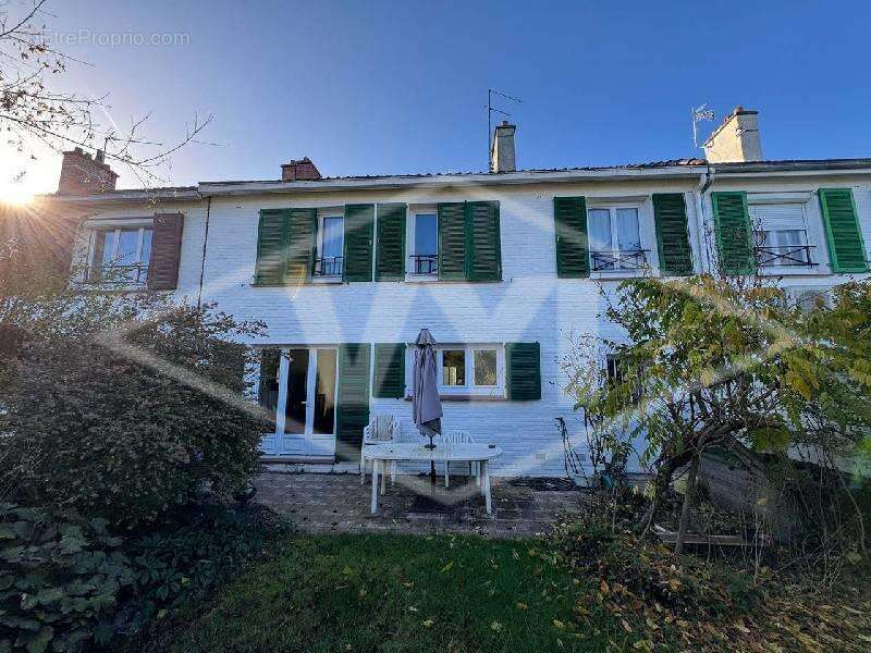 Maison à COMBS-LA-VILLE