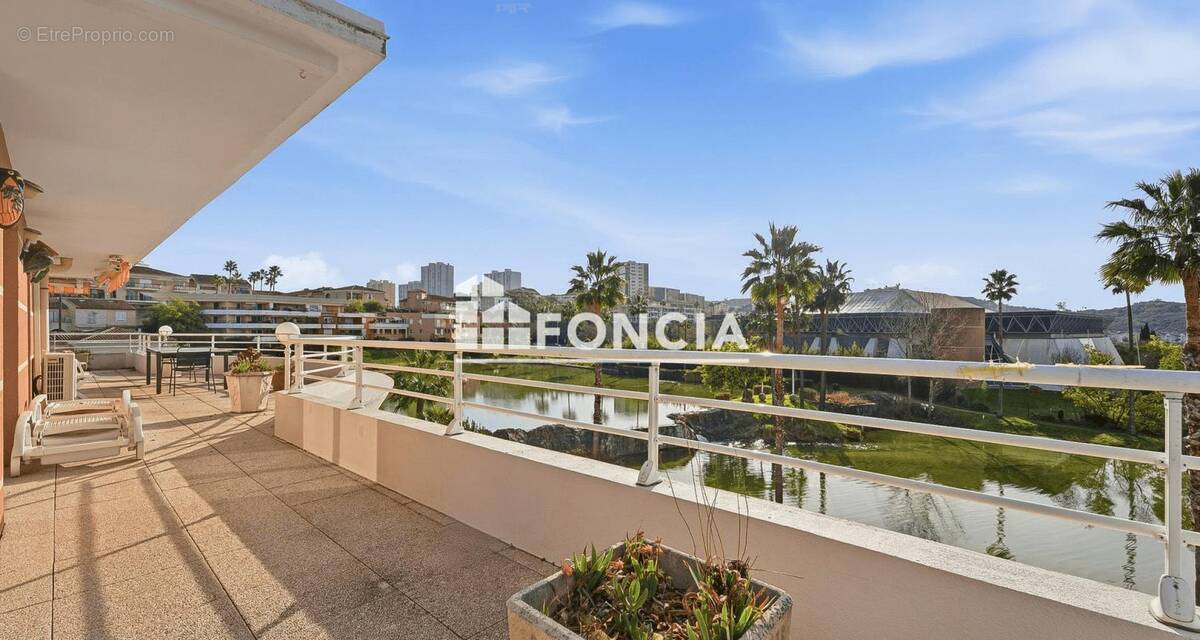 Appartement à LE CANNET