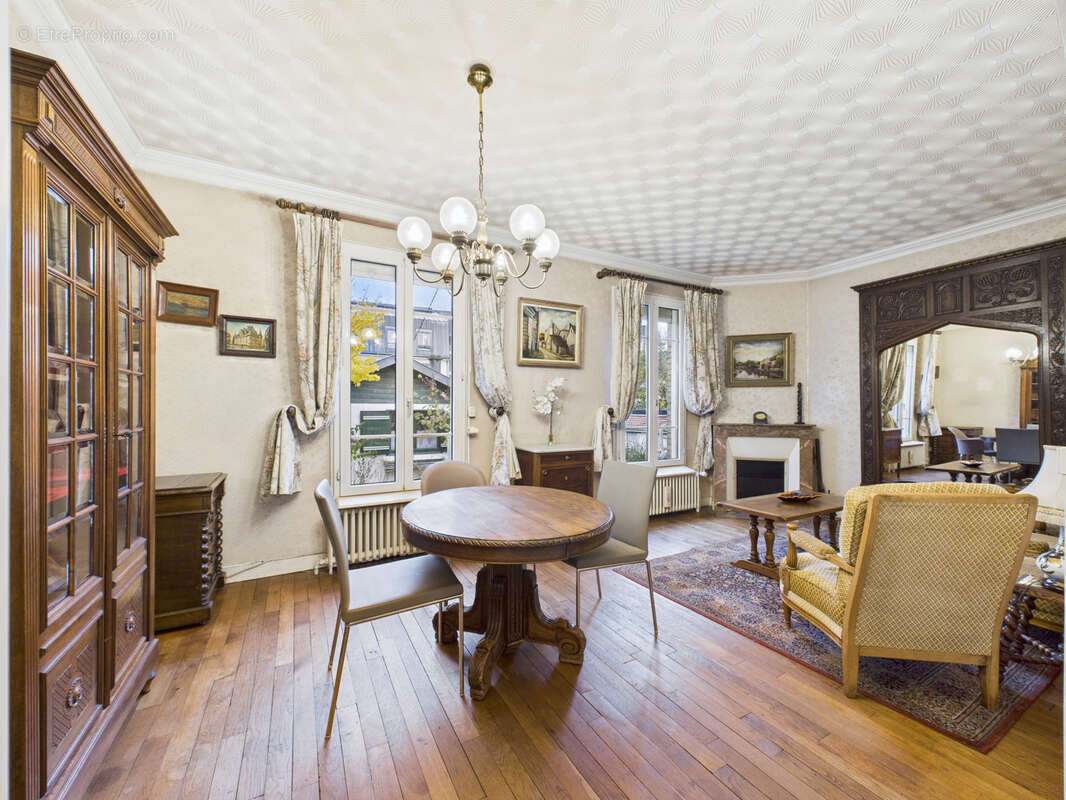 Maison à SARTROUVILLE