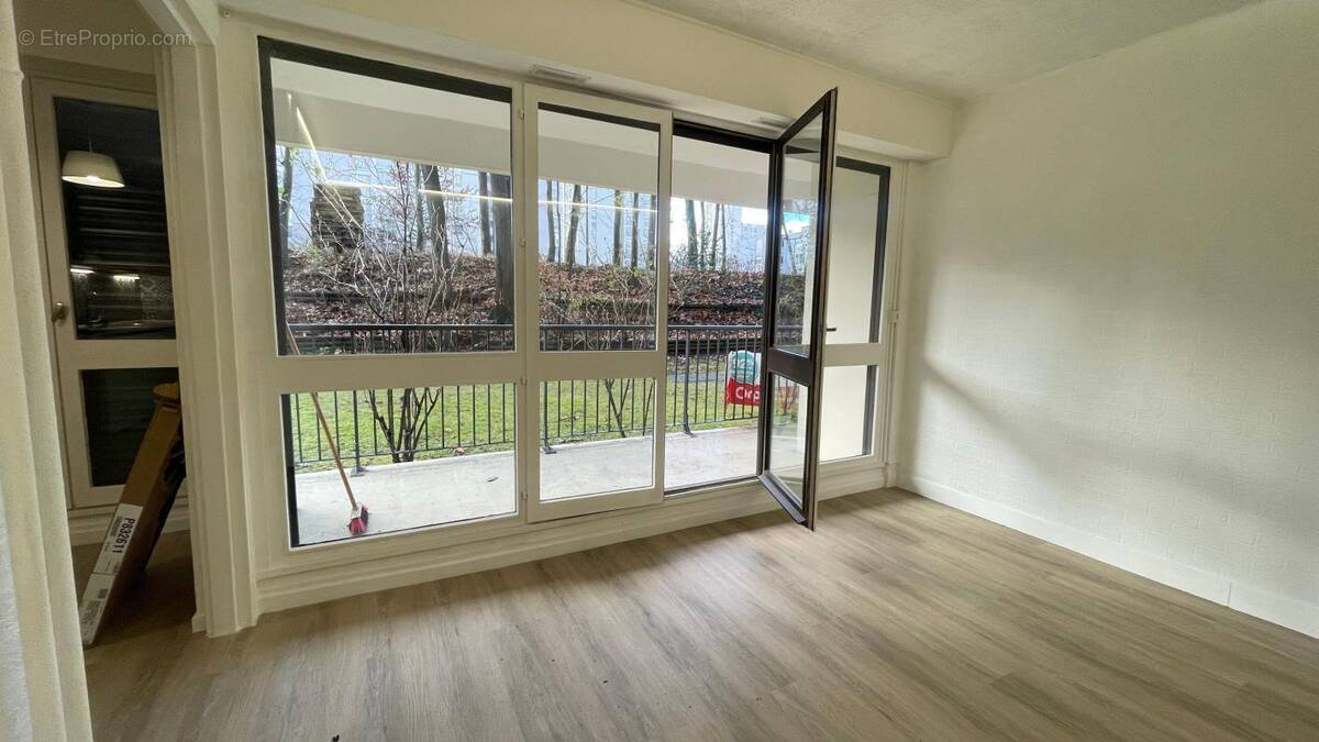 Appartement à LES ULIS