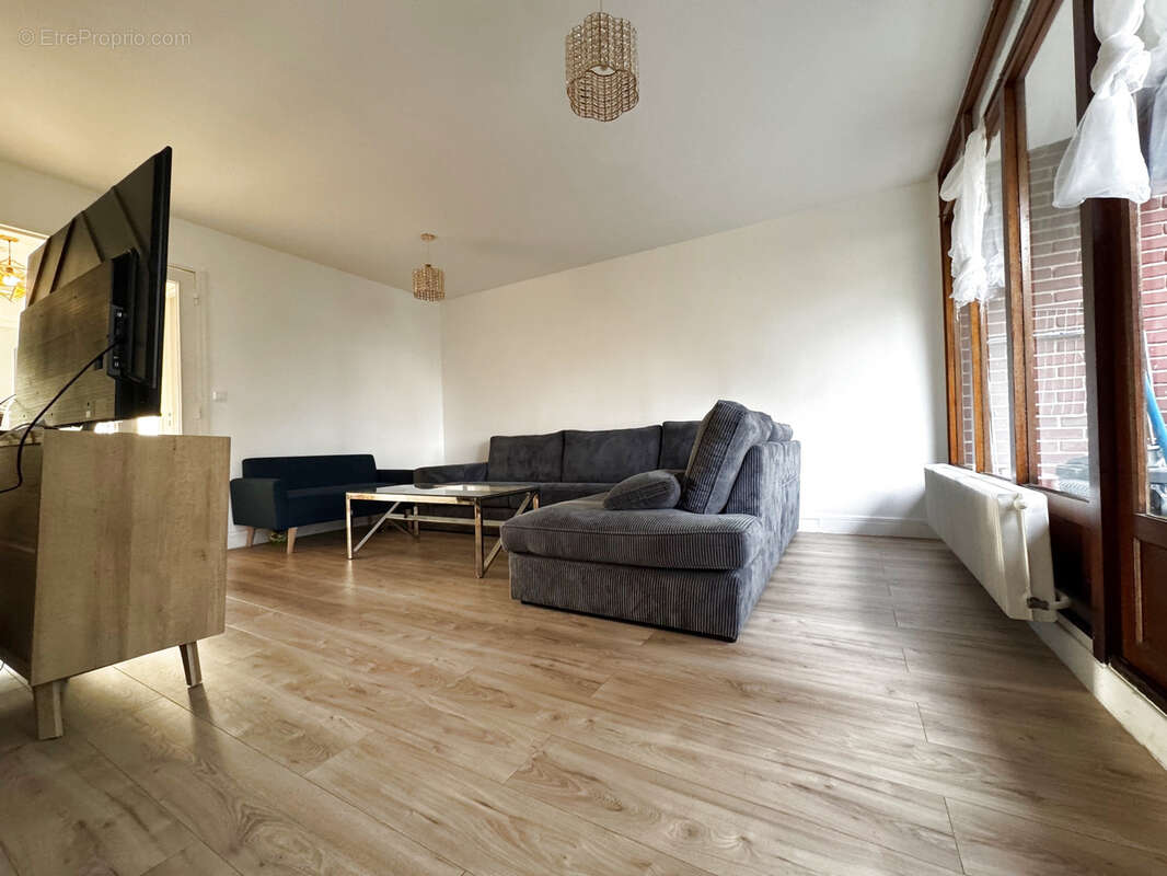 Appartement à SURVILLIERS