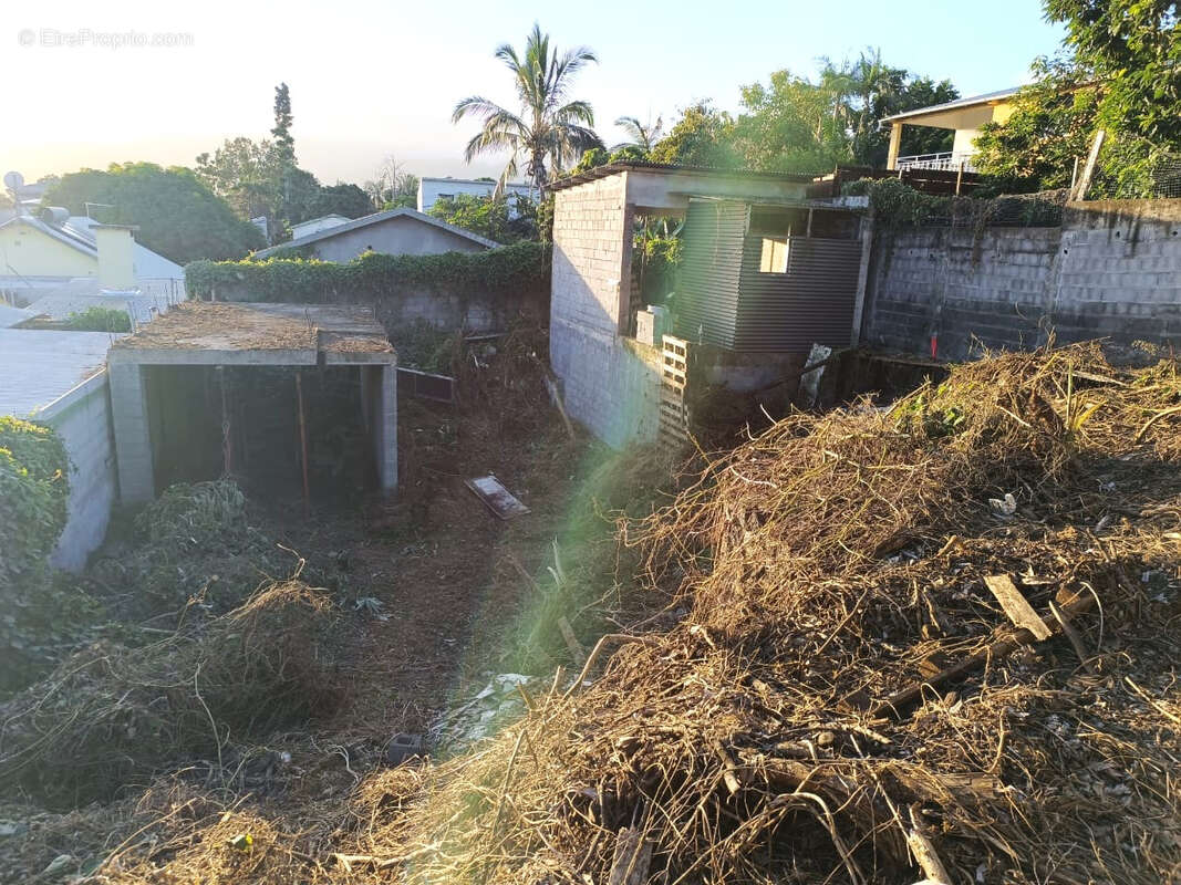 Terrain à LE TAMPON