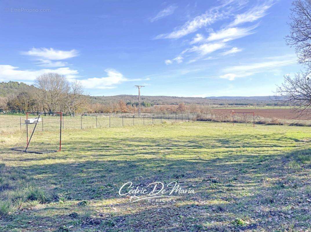 Maison à GINASSERVIS