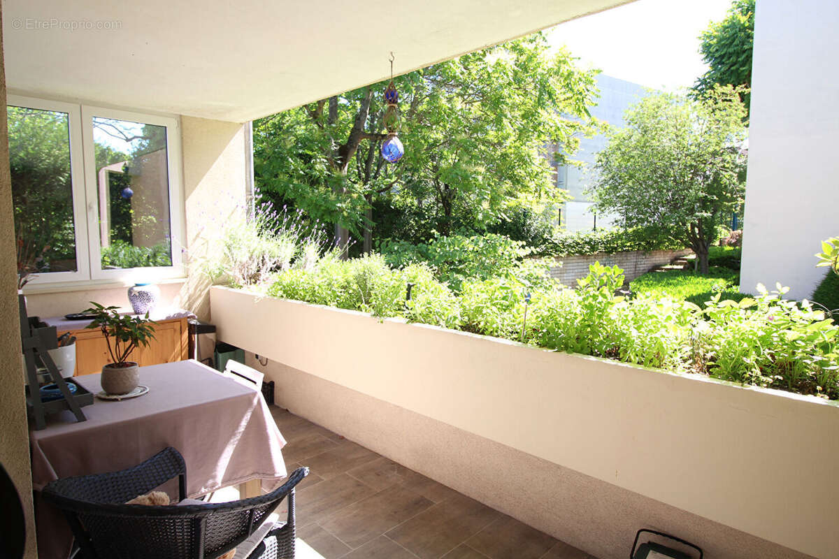 Appartement à SARTROUVILLE