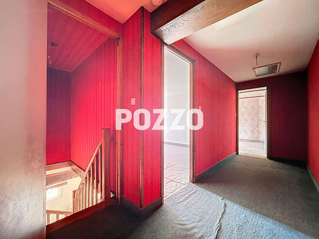 MONTBRAY, Maison de campagne au calme (grand séjour, 4 chambres, double garage) sur 10.000 m² de terrain. - photo 12