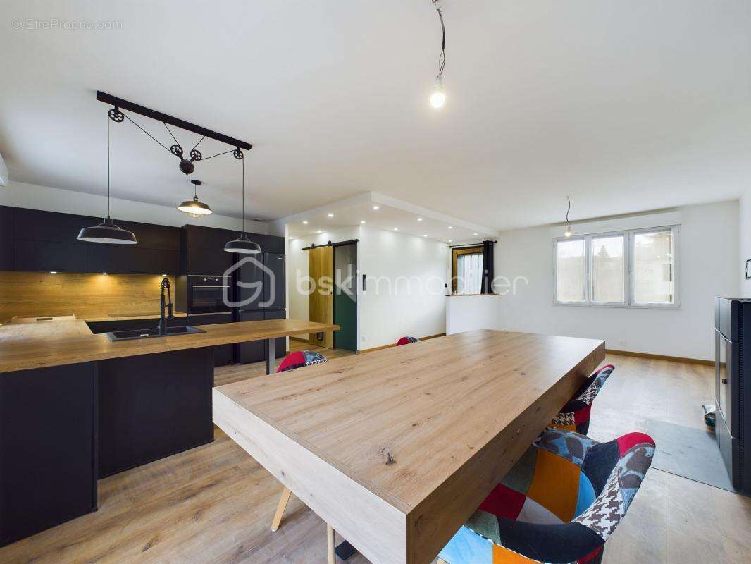 Maison à COURCELLES-CHAUSSY