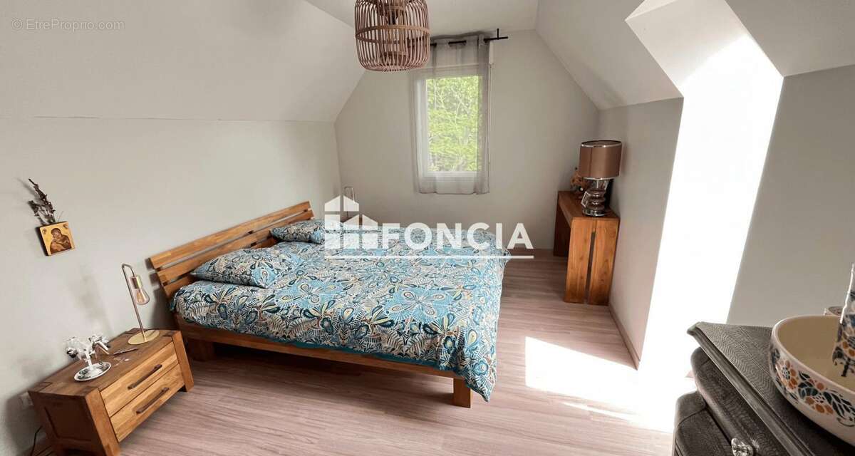 Maison à NOYEN-SUR-SARTHE