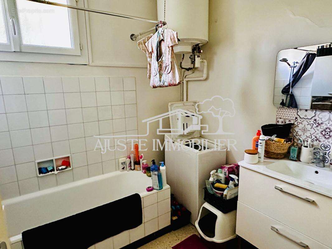 Appartement à SAINT-VICTORET