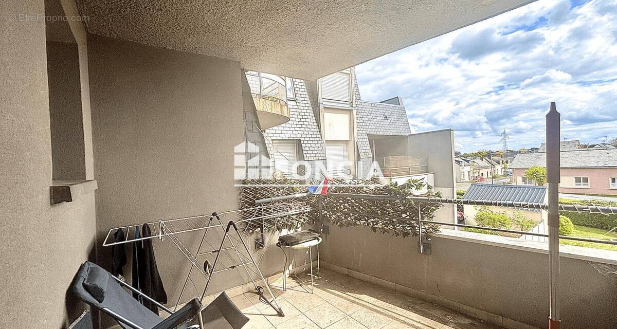 Appartement à MONTREUIL-JUIGNE