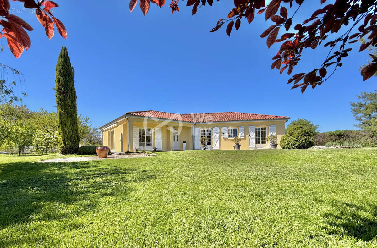 Maison à AIGUEPERSE