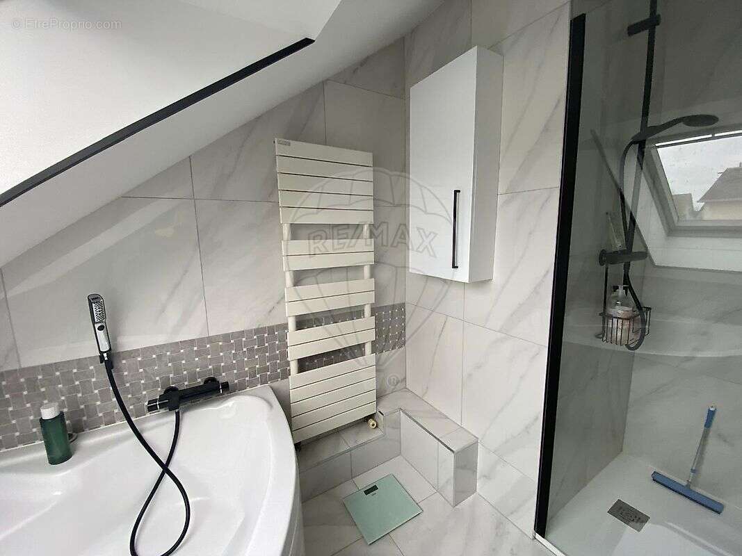 Maison à LE MESNIL-ESNARD