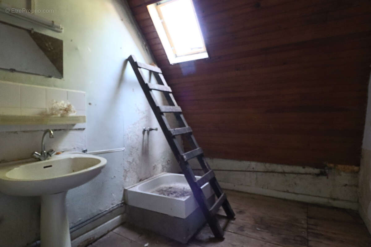 Maison à SAINT-SAUVES-D&#039;AUVERGNE