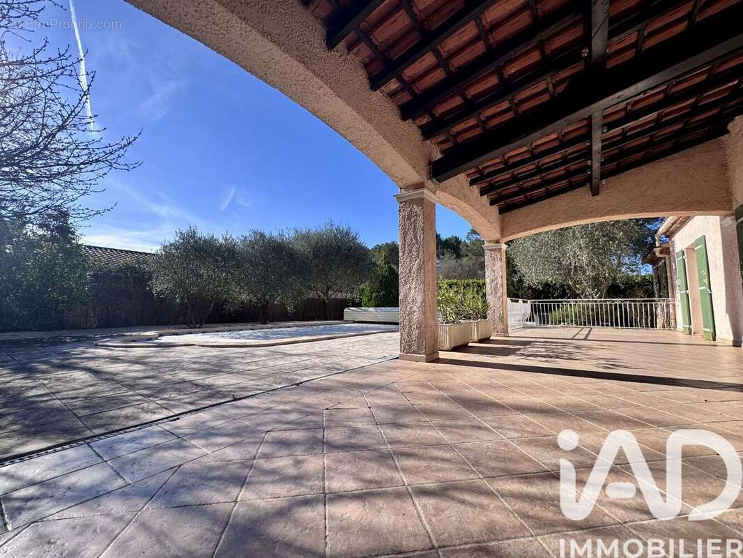 Photo 3 - Maison à SAINT-MAXIMIN-LA-SAINTE-BAUME