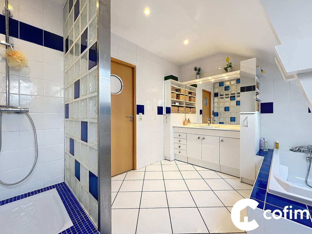 Maison 188 m² à Lons  - photo 9