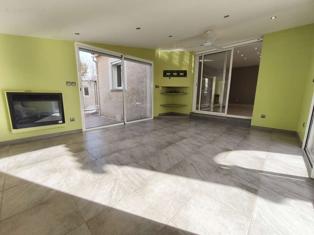 Maison à LIGNAN-SUR-ORB