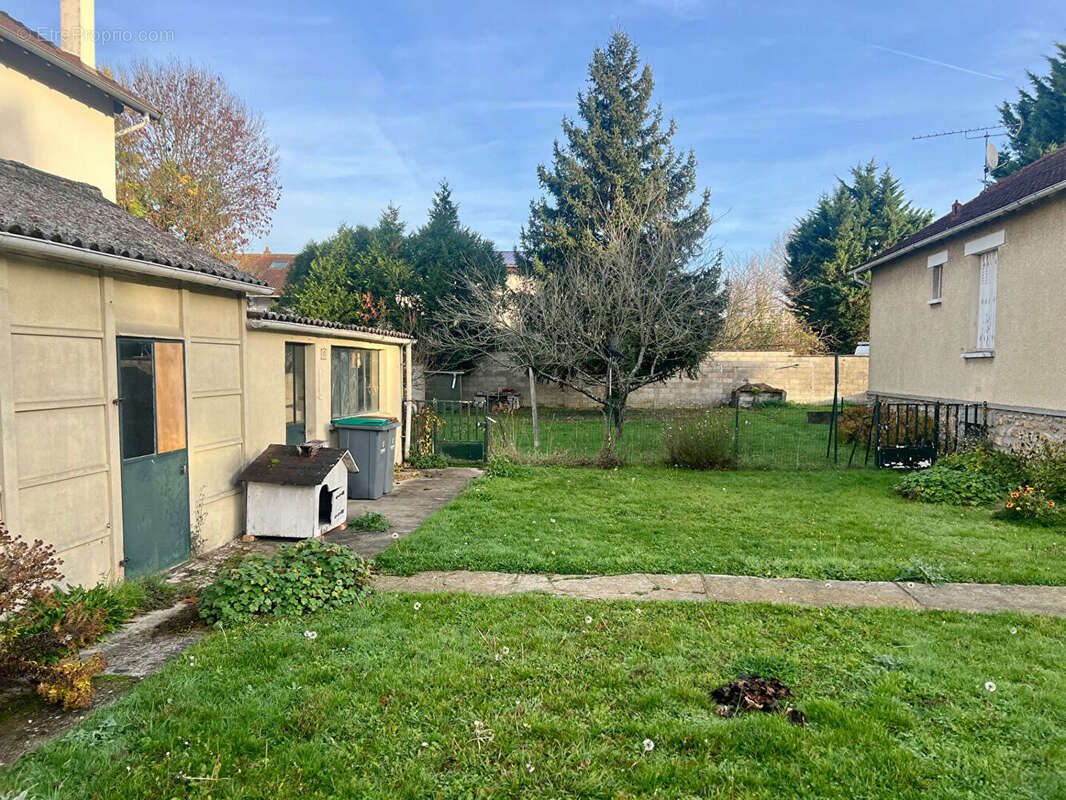 Terrain à BRIE-COMTE-ROBERT