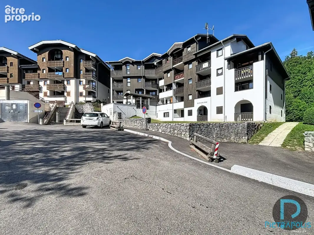 Appartement à MORILLON