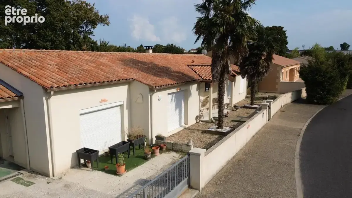Maison traditionnelle à vendre 7 pièces MATHA (17) - photo 12