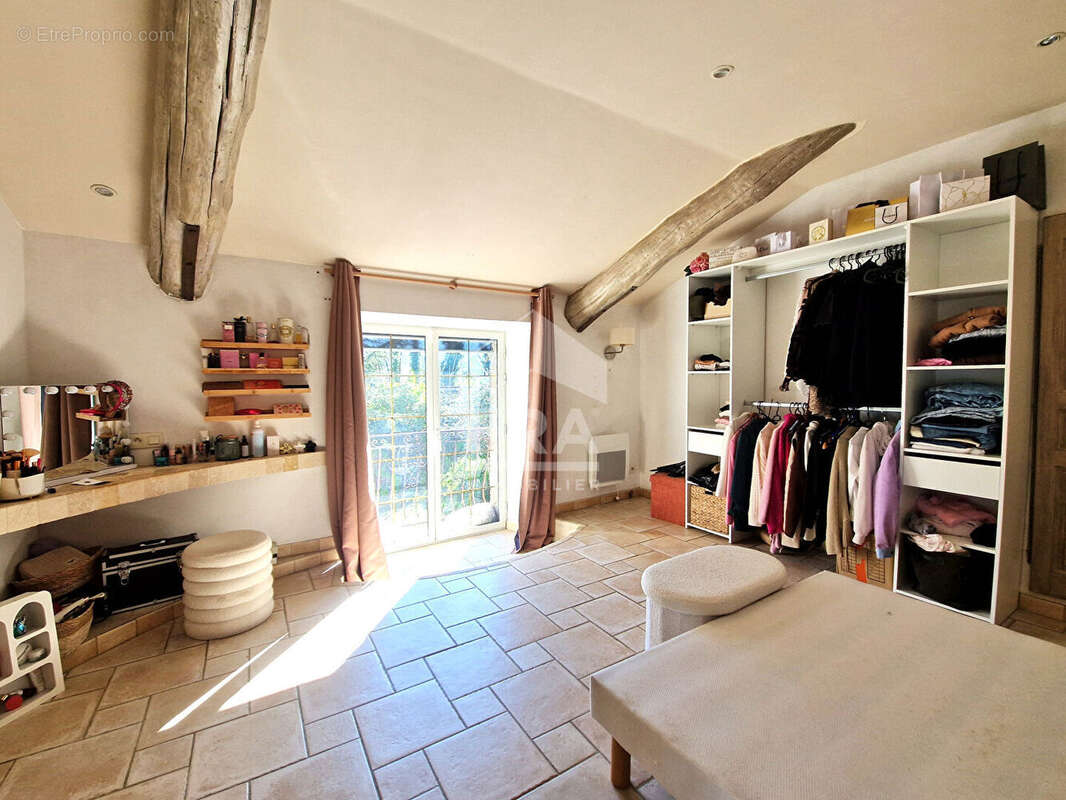 Maison 590m² à Les Bons Enfants - photo 18
