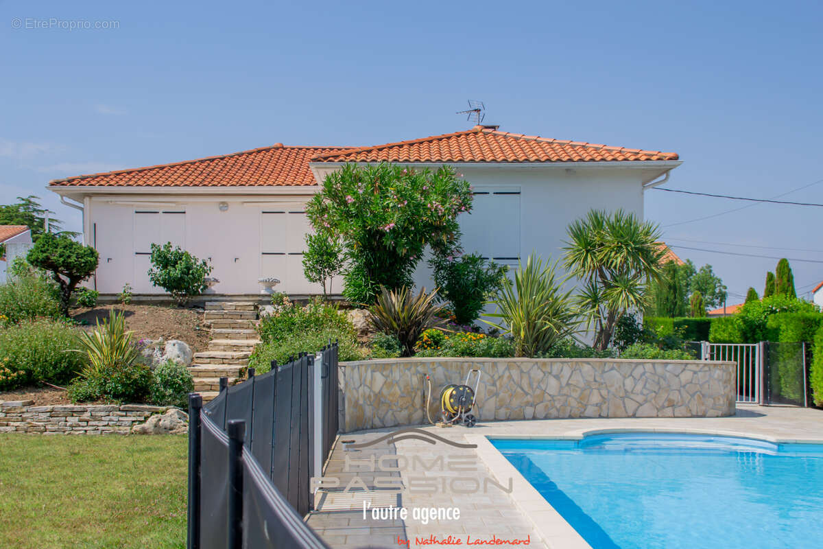 Maison à VAUX-SUR-MER
