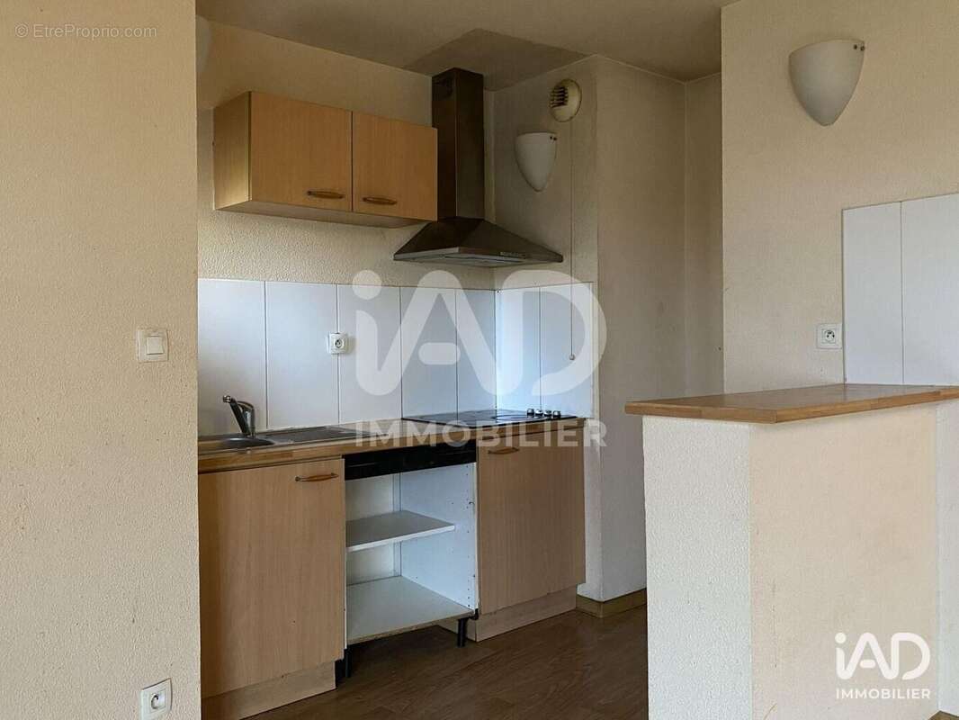 Photo 3 - Commerce à CASTELGINEST